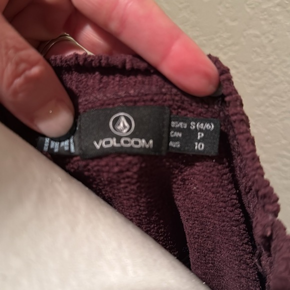 Small Volcom sweater - Picture 4 of 4